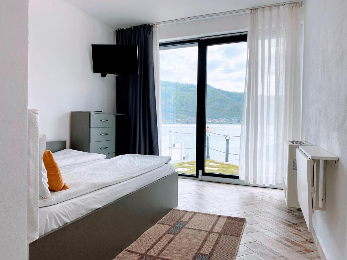 Noah River House Orşova Eksteriør billede