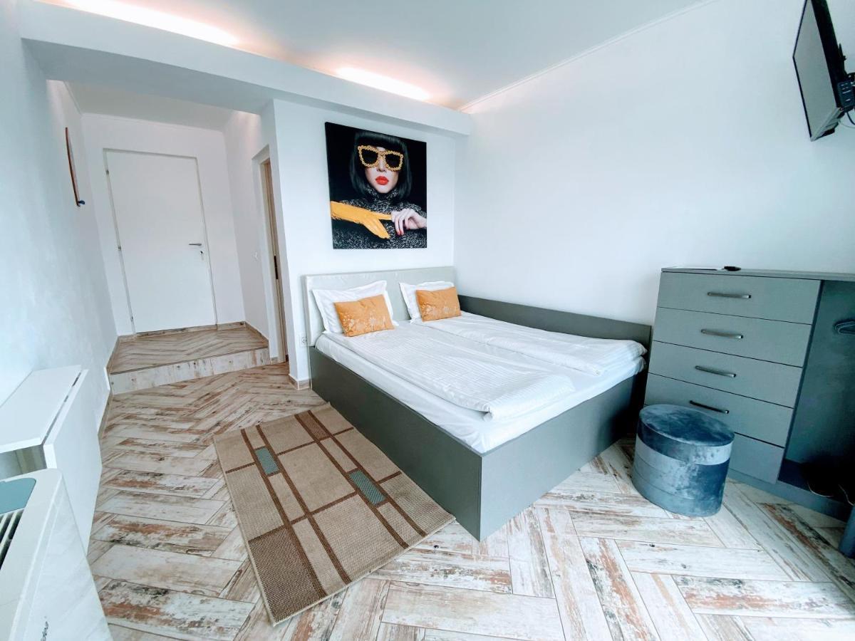 Noah River House Orşova Eksteriør billede