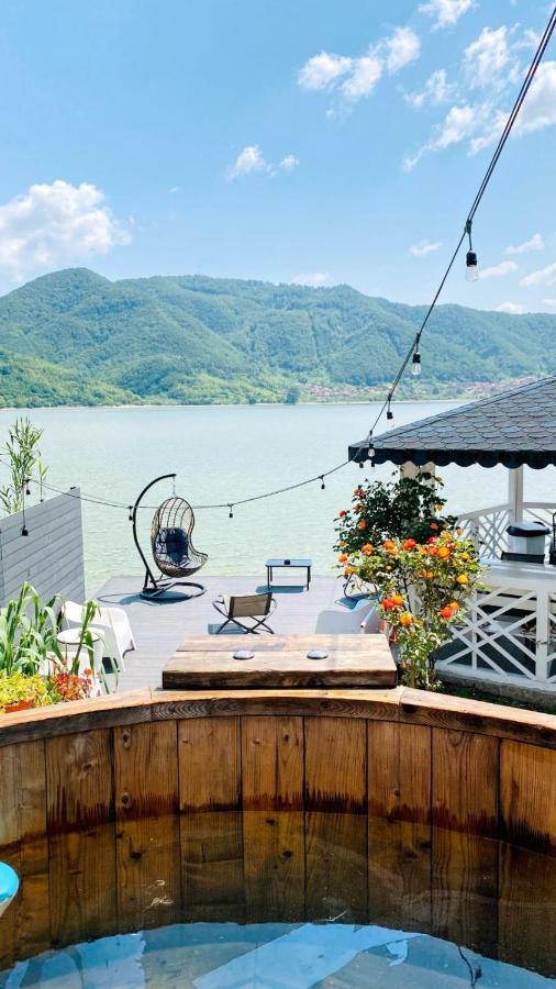 Noah River House Orşova Eksteriør billede
